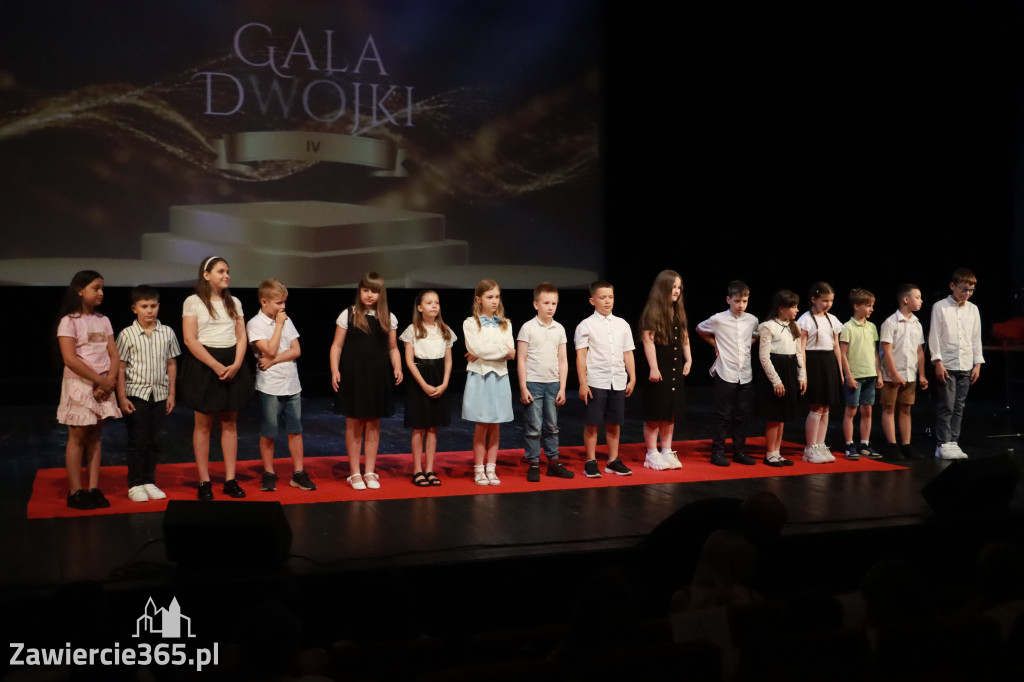 Fotorelacja: Zakończenie Roku Szkolnego - IV Gala Dwójki w MOK Zawiercie