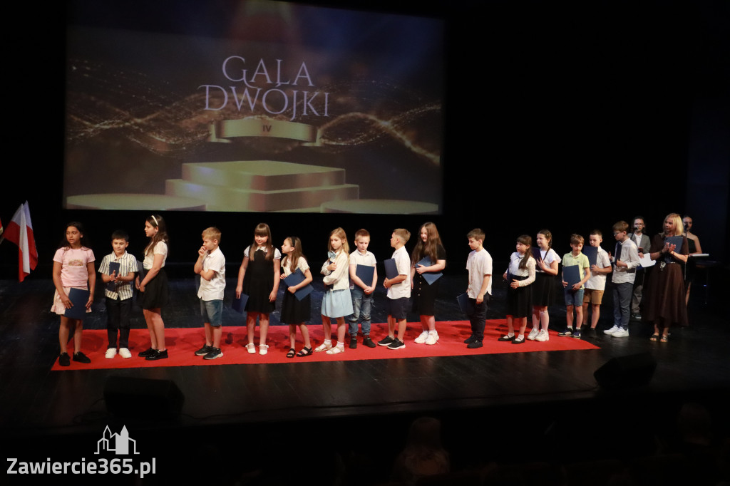 Fotorelacja: Zakończenie Roku Szkolnego - IV Gala Dwójki w MOK Zawiercie
