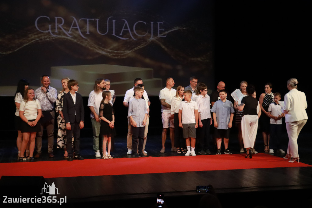 Fotorelacja: Zakończenie Roku Szkolnego - IV Gala Dwójki w MOK Zawiercie