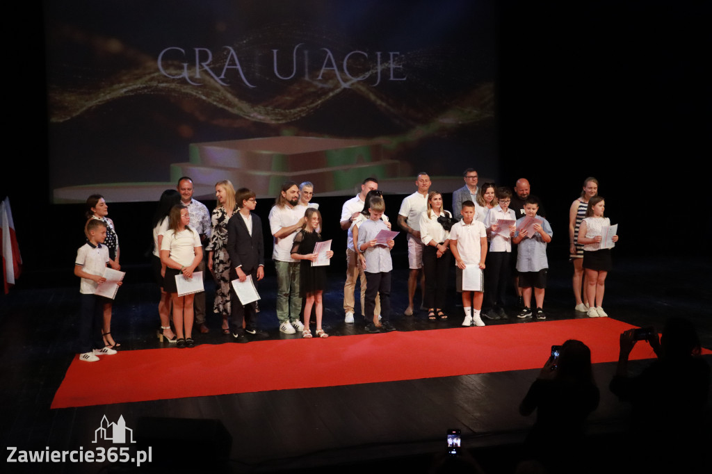 Fotorelacja: Zakończenie Roku Szkolnego - IV Gala Dwójki w MOK Zawiercie