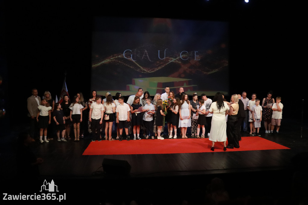 Fotorelacja: Zakończenie Roku Szkolnego - IV Gala Dwójki w MOK Zawiercie