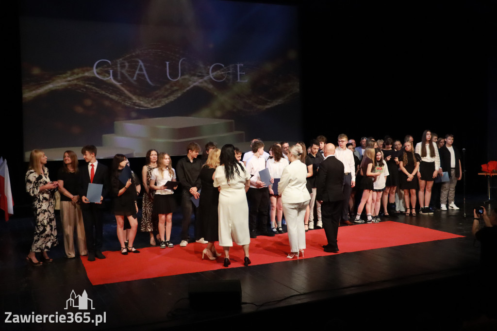 Fotorelacja: Zakończenie Roku Szkolnego - IV Gala Dwójki w MOK Zawiercie