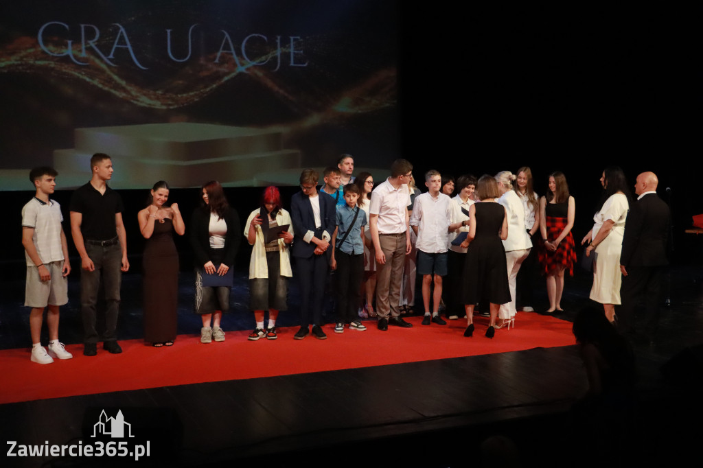 Fotorelacja: Zakończenie Roku Szkolnego - IV Gala Dwójki w MOK Zawiercie