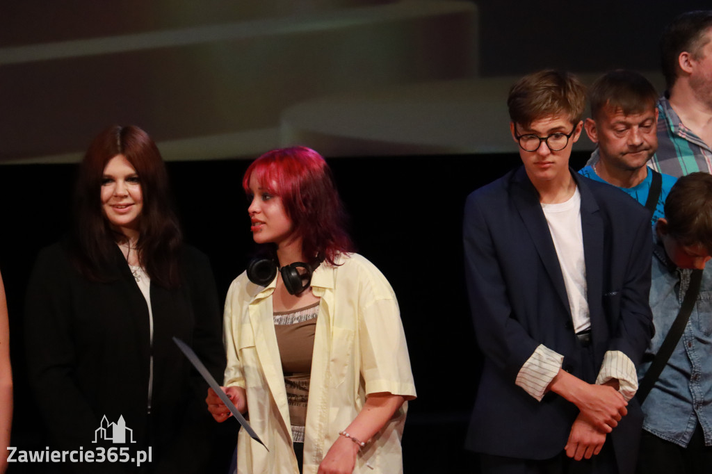 Fotorelacja: Zakończenie Roku Szkolnego - IV Gala Dwójki w MOK Zawiercie