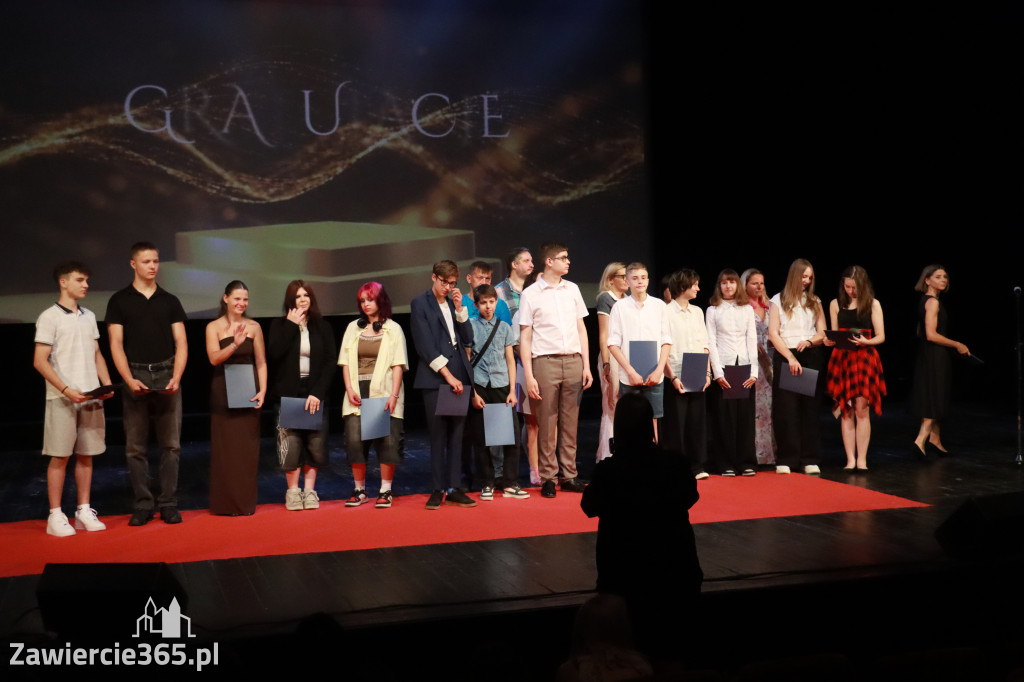 Fotorelacja: Zakończenie Roku Szkolnego - IV Gala Dwójki w MOK Zawiercie