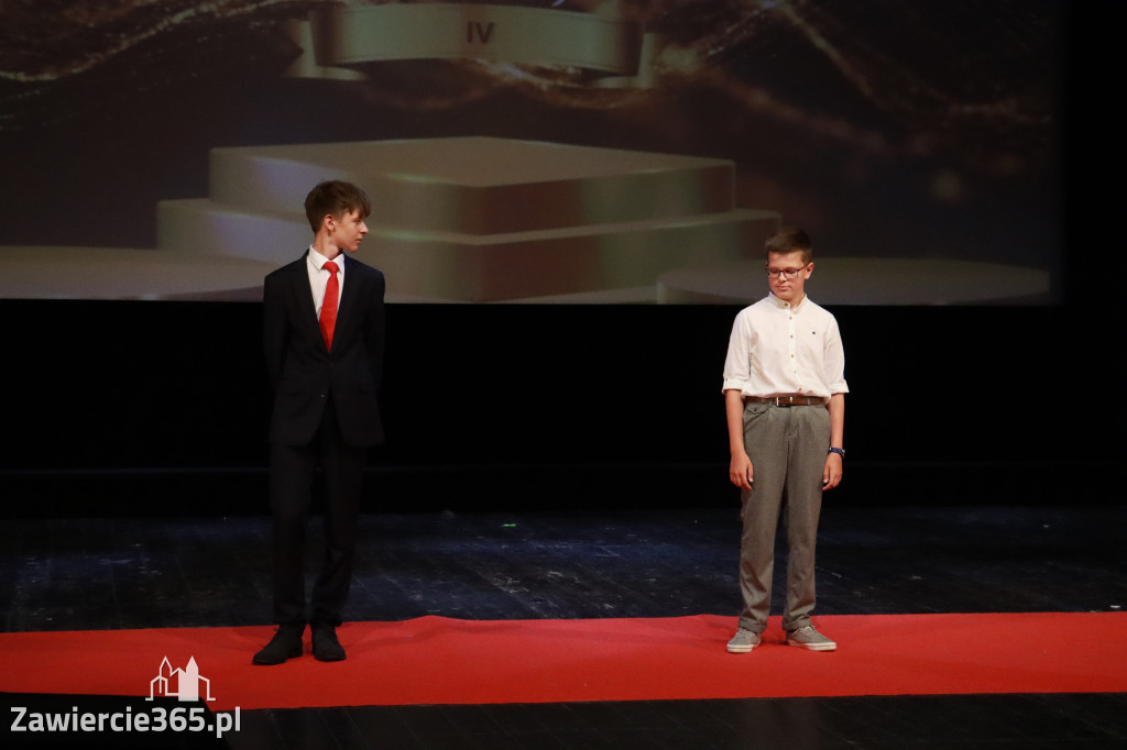 Fotorelacja: Zakończenie Roku Szkolnego - IV Gala Dwójki w MOK Zawiercie