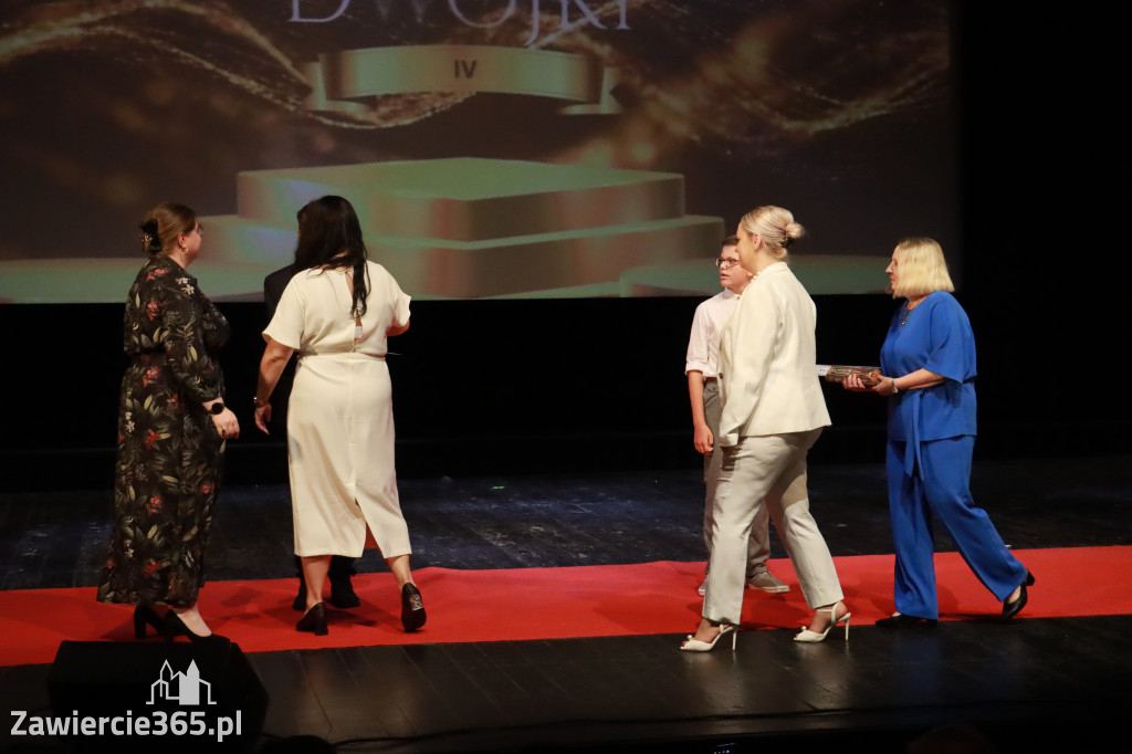 Fotorelacja: Zakończenie Roku Szkolnego - IV Gala Dwójki w MOK Zawiercie