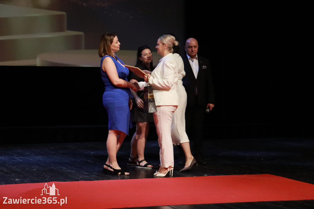 Fotorelacja: Zakończenie Roku Szkolnego - IV Gala Dwójki w MOK Zawiercie