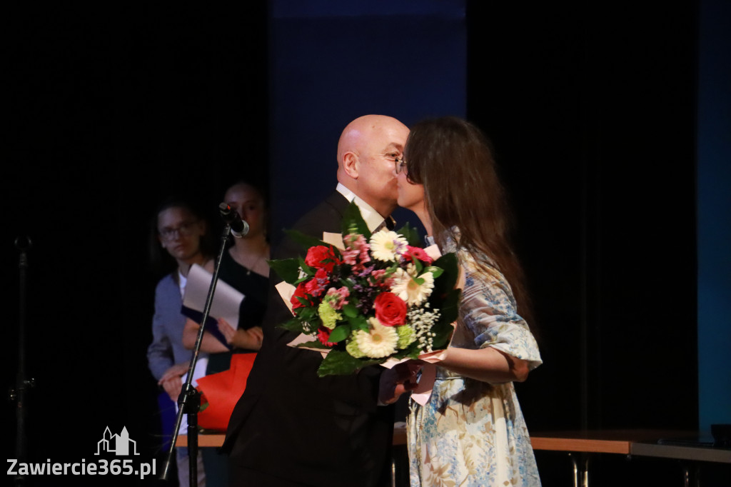 Fotorelacja: Zakończenie Roku Szkolnego - IV Gala Dwójki w MOK Zawiercie