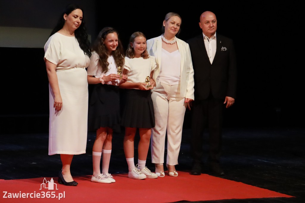 Fotorelacja: Zakończenie Roku Szkolnego - IV Gala Dwójki w MOK Zawiercie