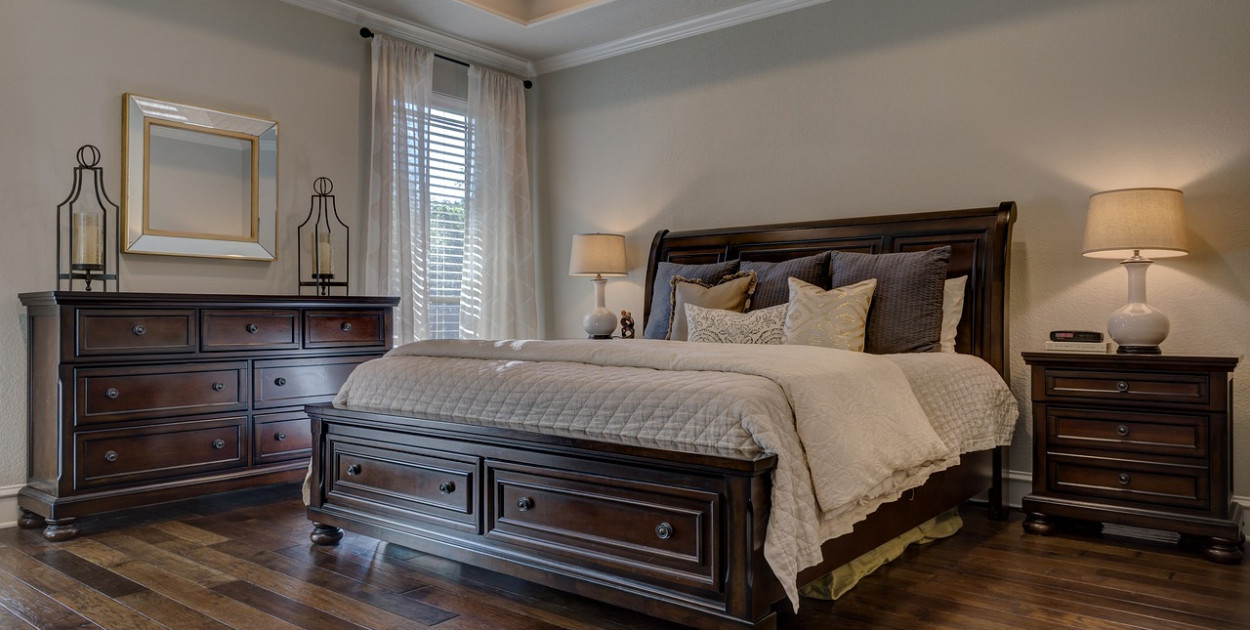 Sztukateria i listwy sufitowo-ścienne – idealny wybór do dekoracji wnętrz