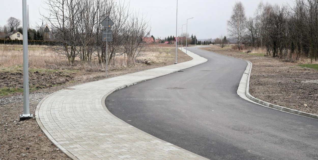 MI: w 2024 r. prawie 4,6 mld zł na dofinansowanie dróg gminnych i powiatowych