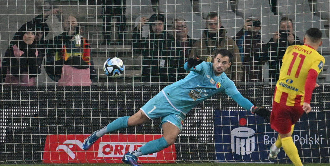 Ekstraklasa piłkarska - Śląsk powiększa przewagę