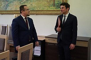 Fotorelacja: Podpisanie umowy o usunięciu niebezpiecznych odpadów w Szczekocinach-1260