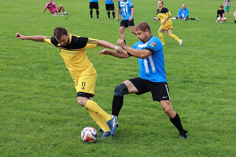 Fotorelacja: XXXII Odpustowy Turniej Piłki Nożnej Oldbojów w Zawierciu Kromołowie