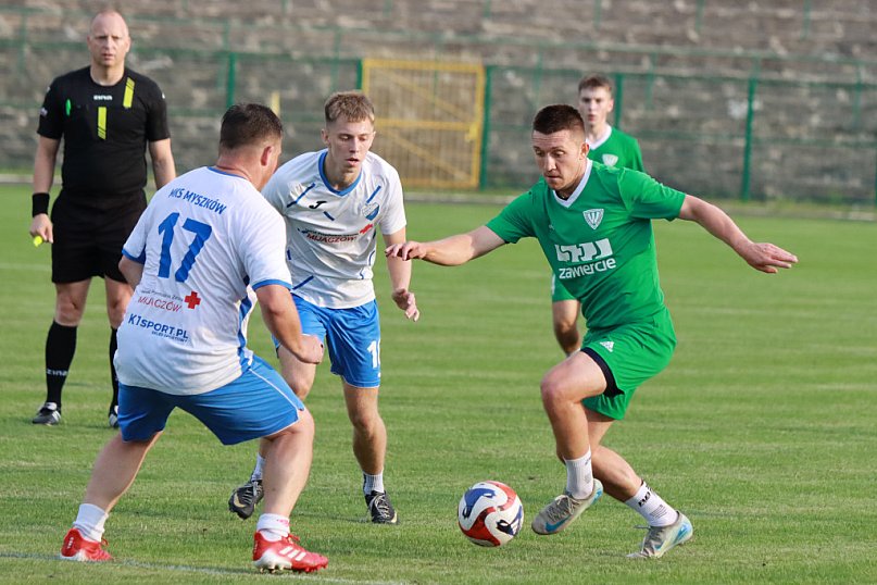 Warta Zawiercie odniosła skromne, ale zasłużone zwycięstwo 1:0 nad MKS Myszków