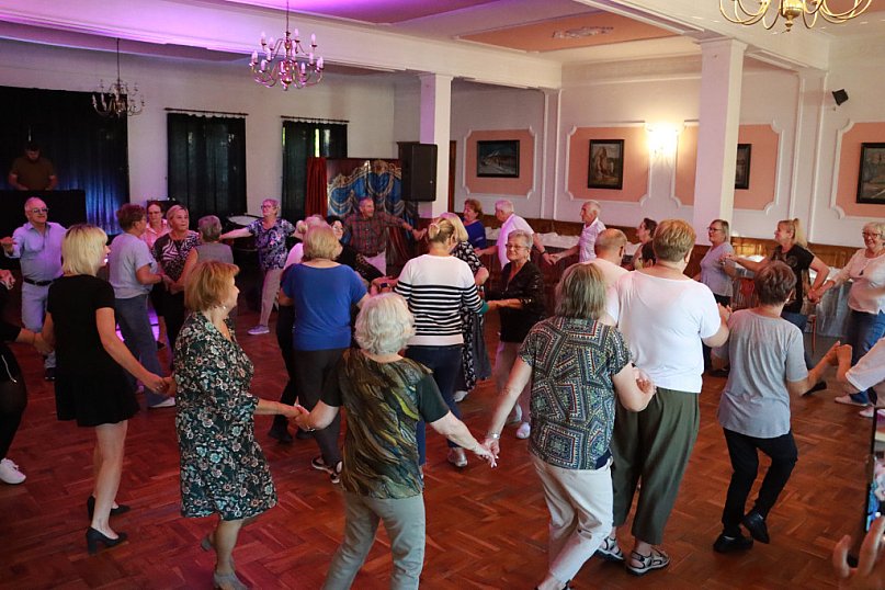 Fotorelacja: Pałacykowy Fajf - roztańczony czwartek w Kromołowie