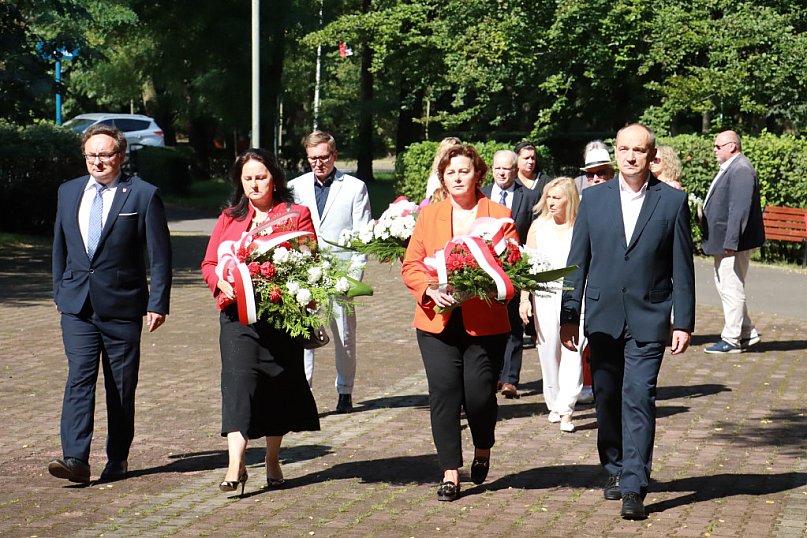 Fotorelacja: Obchody Święta Wojska Polskiego w Zawierciu.