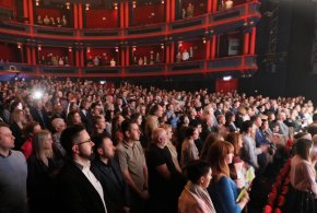 GU­­­S: w 2023 r. o 31,7 proc. wzrosła liczba widzów i słuchaczy w teatrach i inst-31178