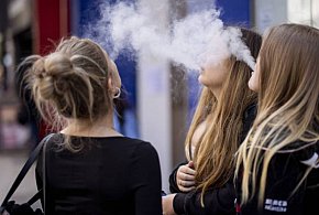 Badanie: e-papierosy mogą narażać nastolatków na toksyczne działanie metali ciężki-31428