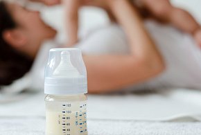 Groźna bakteria w mleku dla niemowląt. Nie podawaj dzieciom!-31762
