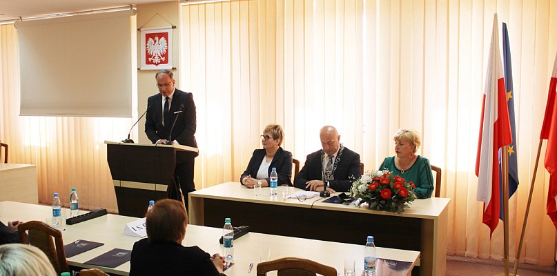 Sesja Rady Miejskiej w Łazach. Zaprzysiężenie burmistrza i radnych - 31848