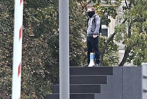 Warszawa: akt oskarżenia dla mężczyzny, który na pomniku smoleńskim groził, że się-32323