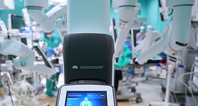 MZ analizuje, czy rozszerzyć katalog refundowanych przez NFZ operacji z użyciem ro-50865