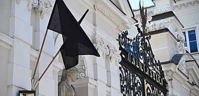 Premier przyznał nagrody finansowe strażnikowi i oficerowi SOP interweniującym pod-51846