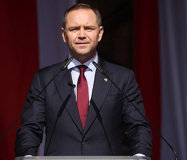 &quot;Gazeta Wyborcza&quot;: Nawrocki na opłaty za kawalerkę pożyczył w 2010 r. Je-51936