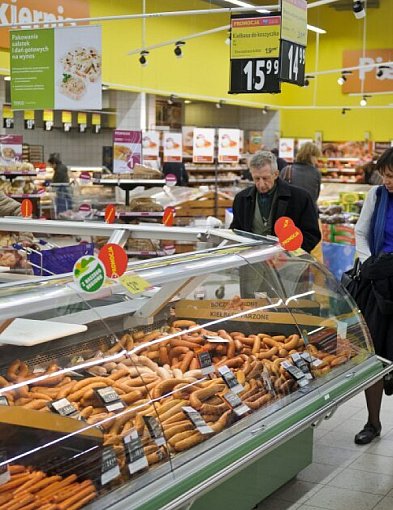 W maju odnotowqno wzrost wizyt w sklepach spożywczych, głównie osiedlowych i hiper-53819