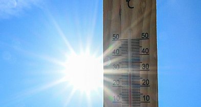 W czasie upałów pracodawca powinien zadbać o odpowiednie warunki pracy; MRPiPS pra-54574