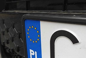 Rejestracja auta przez internet i koniec z przynoszeniem tablic. Rząd przyjął...-54686