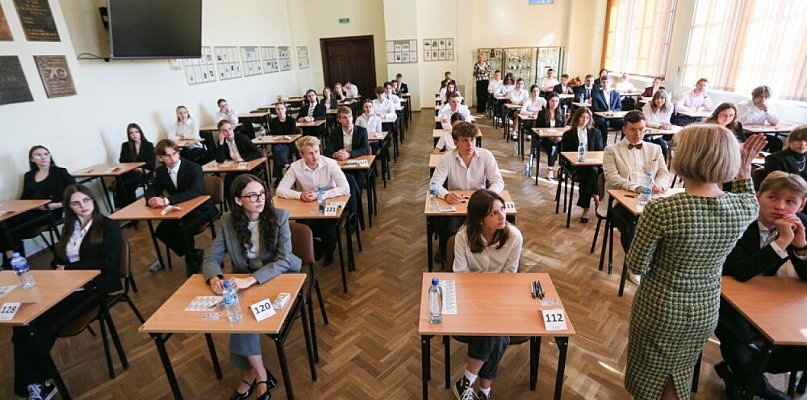 Maturę zdało 80 proc. wszystkich tegorocznych absolwentów - 54864