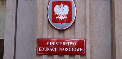 MEN: uczniowie z rodzin dotkniętych przez żywioły mogą otrzymać zasiłek losowy-54935