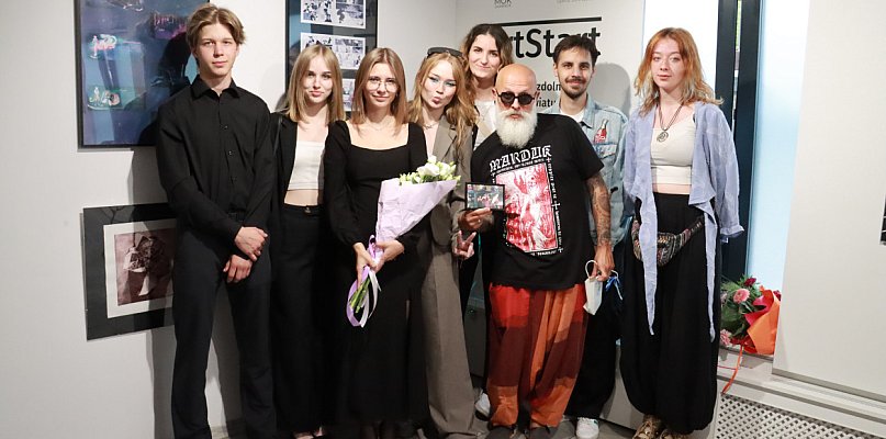 Fotorelacja: Wernisaż wystawy ArtStart w MOK Zawiercie - 55021