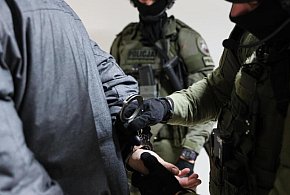 CBŚP rozbiło gang handlujący luksusowymi samochodami. Grupa sprzedała do Rosji i B-58545