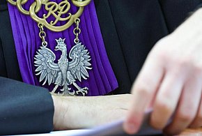 Onet: sędzia zamieszany w tzw. aferę hejterską miał spowodować kolizję i być nietr-59469