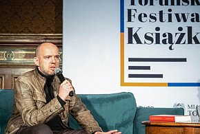 Szabłowski: dania kucharzy dyktatorów były przepełnione miłością i strachem-61662