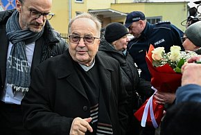 Ojciec Tadeusz Rydzyk stawił się na przesłuchanie w prokuraturze w Rzeszowie-62210