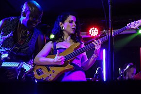 Pobity nieformalny rekord Polski w graniu bluesa non stop-62401