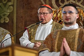 Metropolita krakowski: pokój się rodzi na poziomie serca; nie wymusi się go bronią-62909