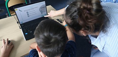 Ministerstwo Cyfryzacji: do szkół trafi 735 tys. laptopów i tabletów dla uczniów-61304