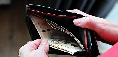 Raport: na Boże Narodzenie przeciętny Polak wyda niemal 1,8 tys. zł - więcej niż r-62008