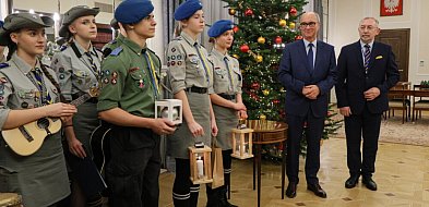 Marszałek Sejmu przyjął od harcerzy Betlejemskie Światło Pokoju-62101
