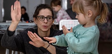 Połączenie języka mówionego z migowym to dobry trening dla mózgu-62976