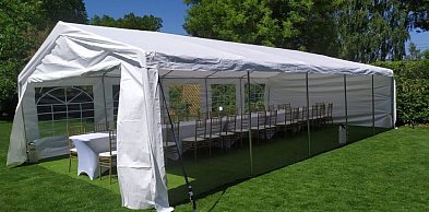 Wynajem namiotu a pogoda – jak przygotować event na nieprzewidywalne warunki