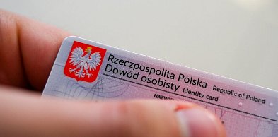 Zmiany dla milionów seniorów. Chodzi o dowody osobiste
