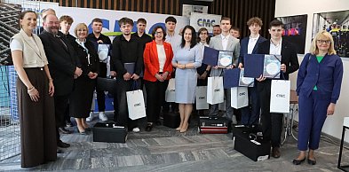 Fotorelacja: „Lato na propsie” - wernisaż wystawy w MOK Zawiercie