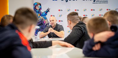 „Cyber Aktywni” w Zawierciu – cyfrowe kompetencje i esport w zakładzie poprawczym-63334